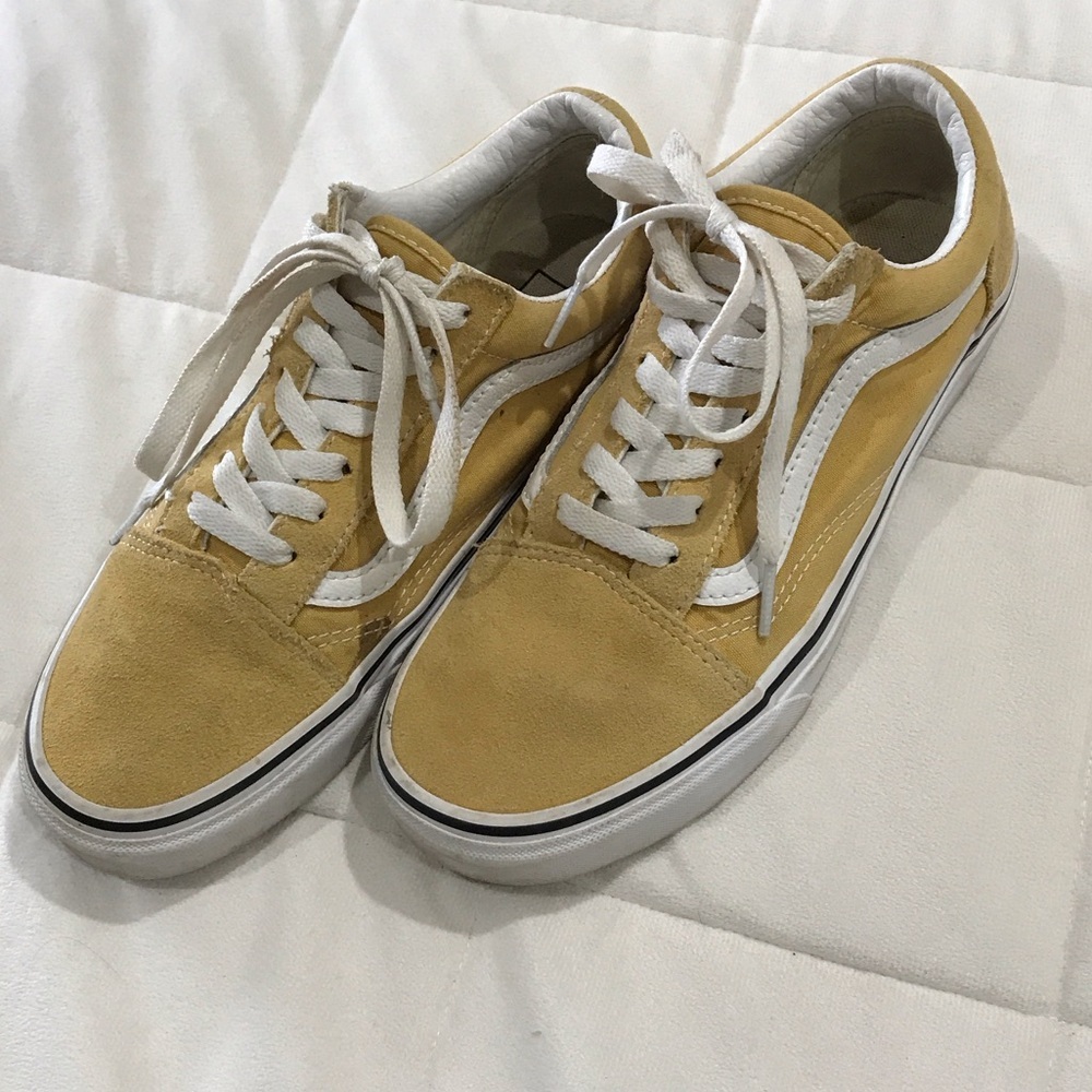 Vans Men's Mustard Suede Sneakers size 6